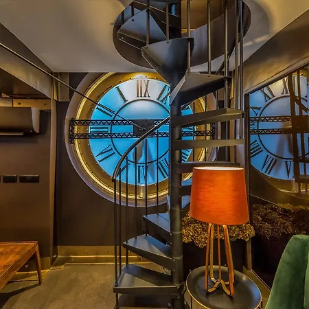 The Clock Tower By Five Stars Apartment